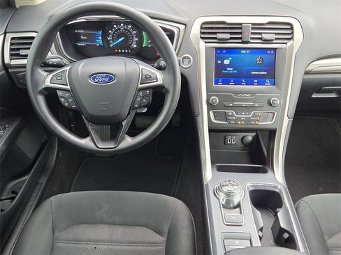 Used 2020 Ford Fusion SE image 22
