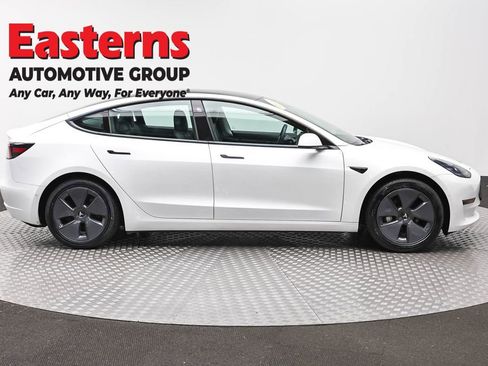 Used 2021 Tesla Model 3 Standard Range Plus RWD image 4