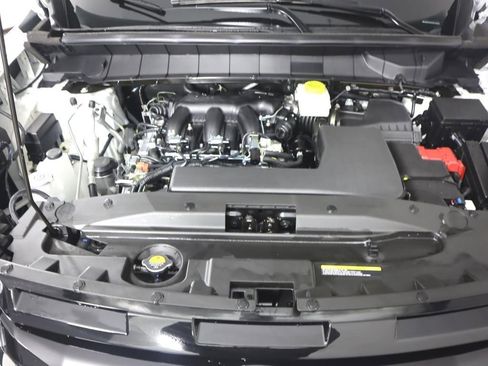 Certified 2025 Nissan Pathfinder S image 10