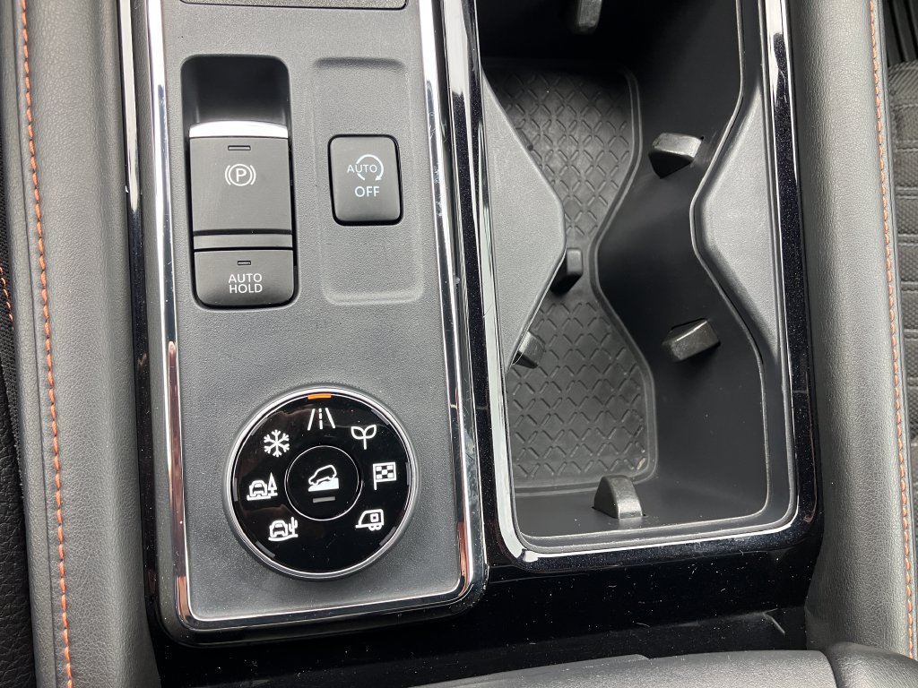 Used 2024 Nissan Pathfinder Rock Creek AWD/4WD image 14