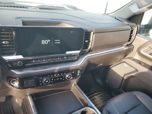 Used 2025 Chevrolet Silverado 2500 LTZ w/ LTZ Convenience Package AWD/4WD image 28