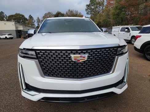 Used 2023 Cadillac Escalade Premium Luxury RWD image 2