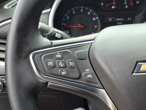 Used 2025 Chevrolet Malibu RS FWD image 16