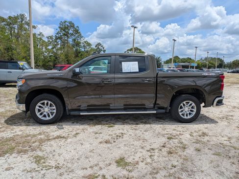 Used 2023 Chevrolet Silverado 1500 LT AWD/4WD image 7
