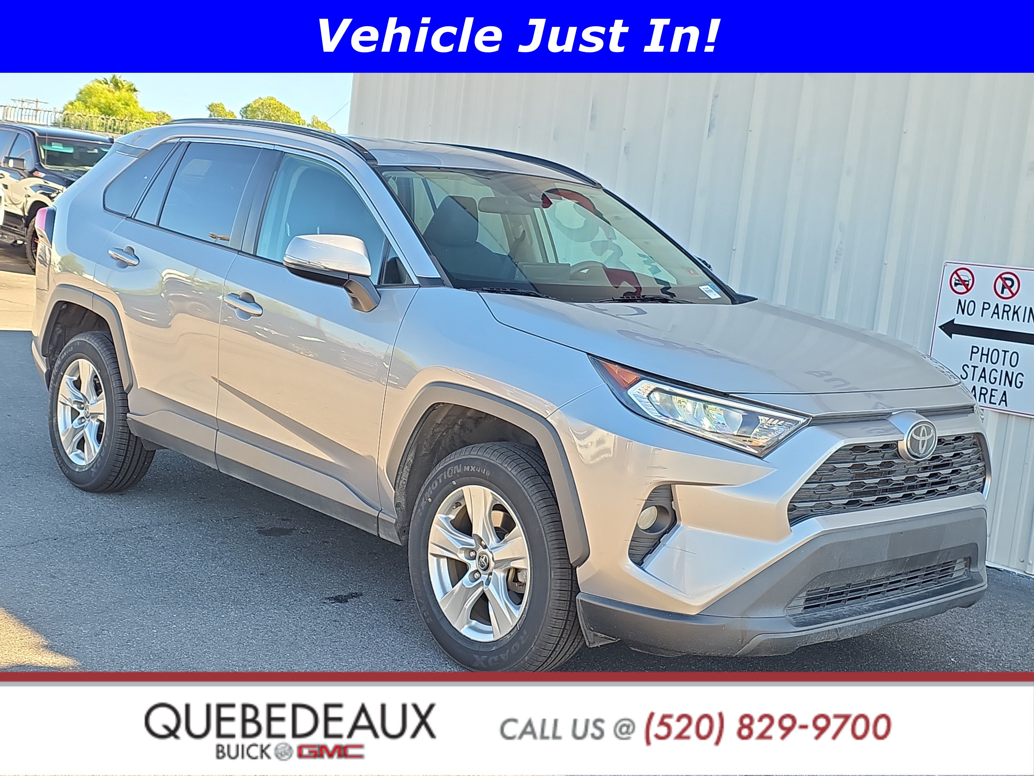 Used 2020 Toyota RAV4 XLE FWD image 1