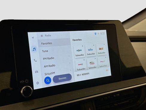 Used 2025 Toyota Prius Plug-In Hybrid image 21