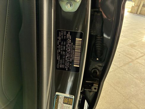 Used 2025 Hyundai Elantra Limited image 31