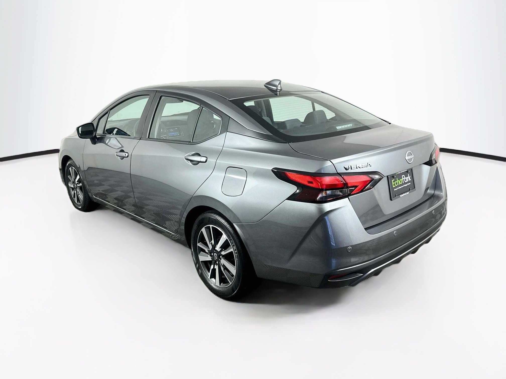 Used 2025 Nissan Versa SV FWD image 5