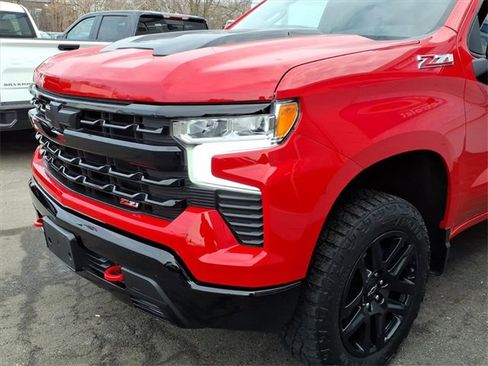 Used 2024 Chevrolet Silverado 1500 LT Trail Boss w/ Convenience Package II image 7