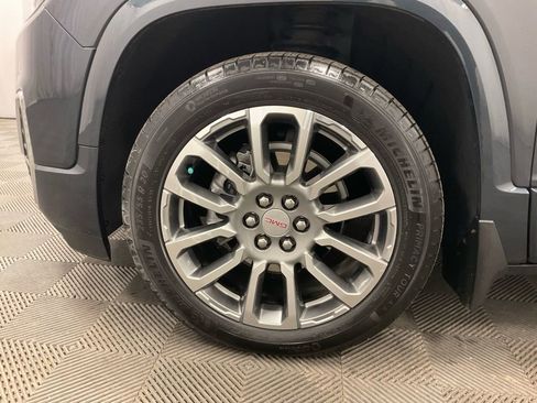 Used 2021 GMC Acadia Denali w/ Denali Ultimate Package image 8