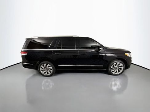 Used 2022 Lincoln Navigator L Reserve AWD/4WD image 9
