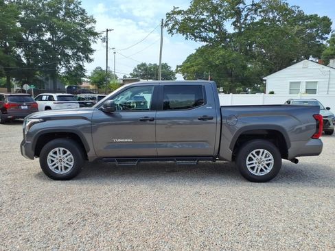 Used 2024 Toyota Tundra SR5 AWD/4WD image 4