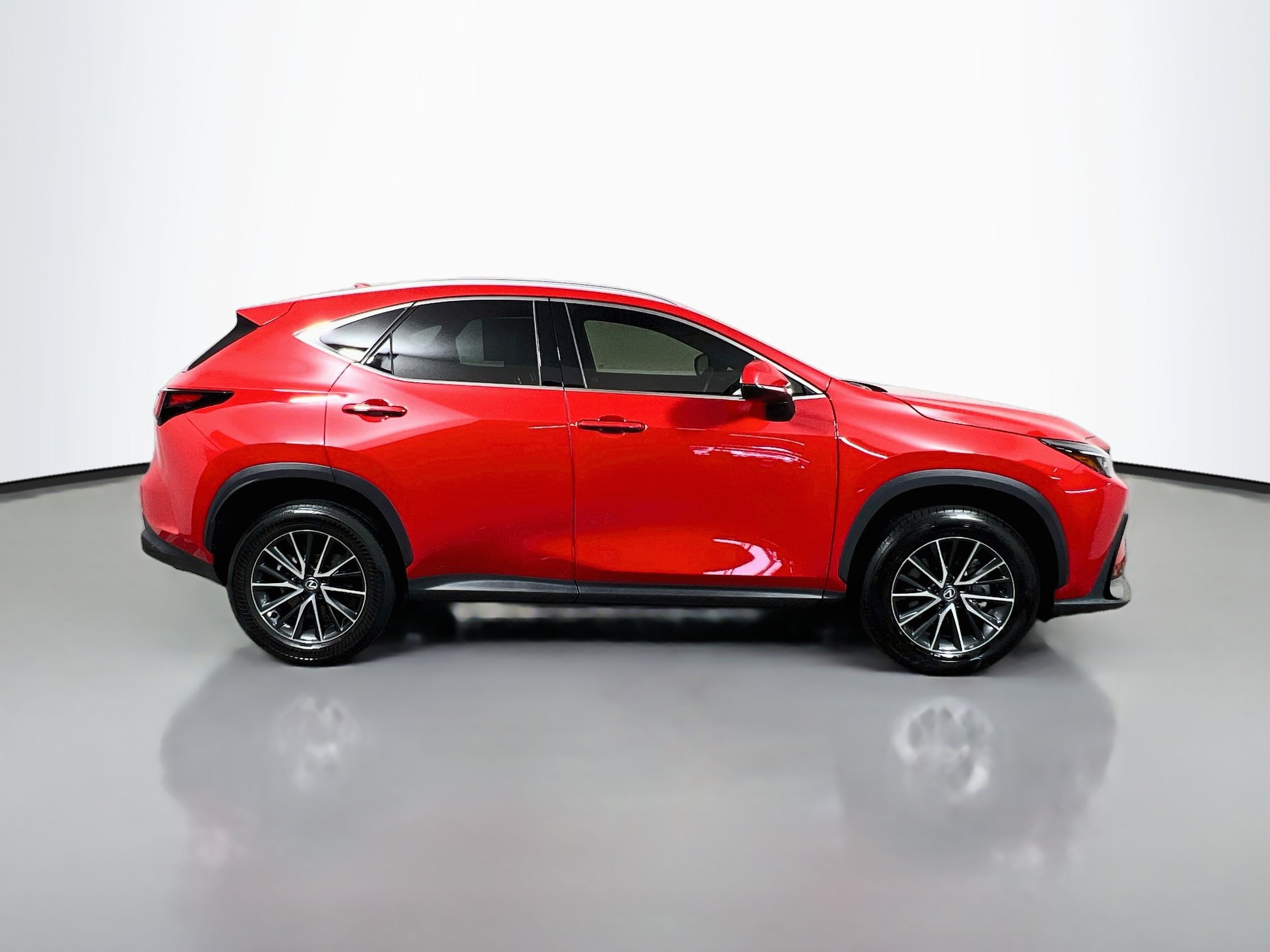 Used 2024 Lexus NX 250 FWD w/ Towing Package (2000 Lbs) image 3