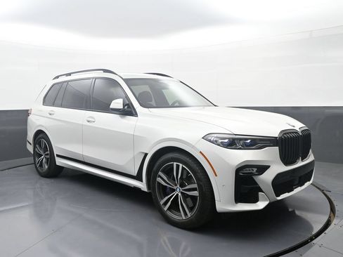 Used 2022 BMW X7 M50i w/ Dynamic Handling Package AWD/4WD image 3