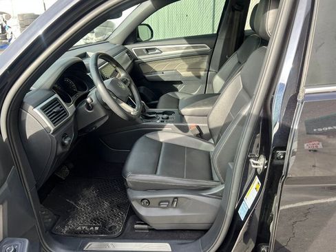 Used 2021 Volkswagen Atlas Cross Sport SE w/ Panoramic Sunroof Package image 18