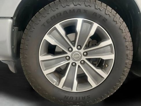 Used 2017 Nissan Titan S AWD/4WD image 24
