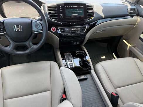 Used 2022 Honda Pilot Touring image 18