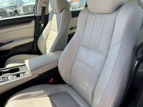 Used 2021 Honda Accord Touring image 31