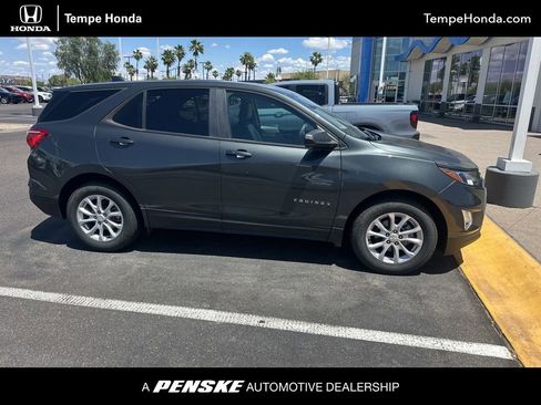 Used 2020 Chevrolet Equinox LS w/ LS Convenience Package FWD image 1