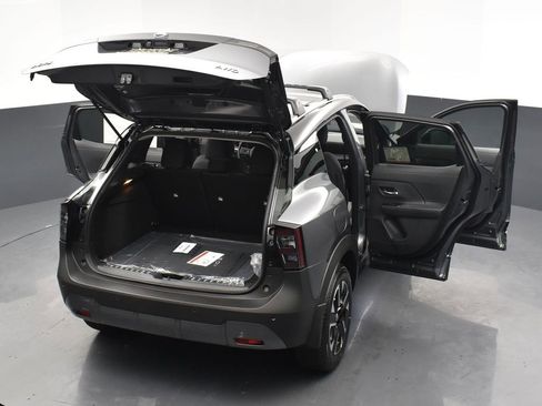 New 2026 Nissan Kicks SV w/ SV Premium Package image 28