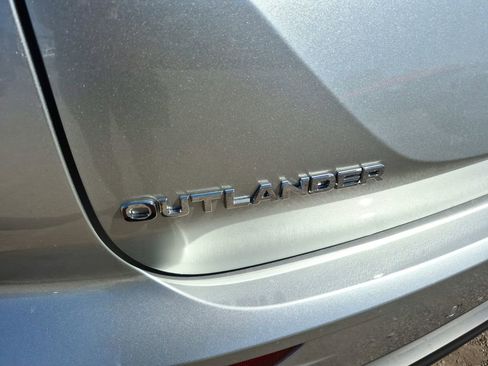 New 2026 Mitsubishi Outlander ES image 13