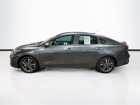 Used 2024 Kia Forte LXS image 4