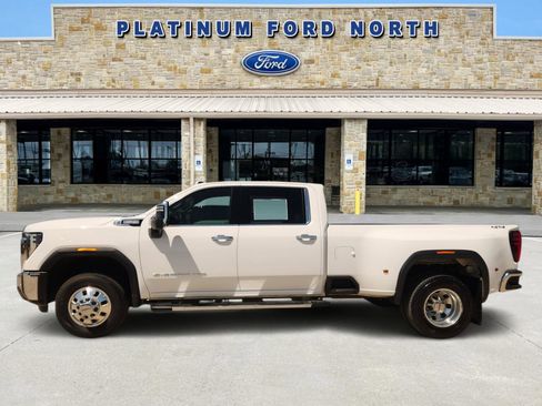 Used 2024 GMC Sierra 3500 SLT w/ Texas SLT Premium Package AWD/4WD image 3
