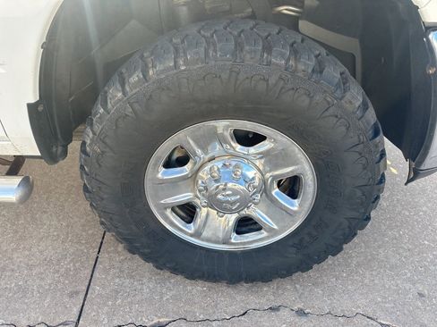 Used 2018 RAM 2500 Tradesman w/ Chrome Appearance Group image 5