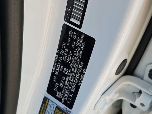 Used 2025 Kia K4 FWD image 25