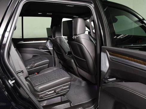 Used 2026 Cadillac Escalade Platinum Sport w/ LPO, ONYX Package AWD/4WD image 11