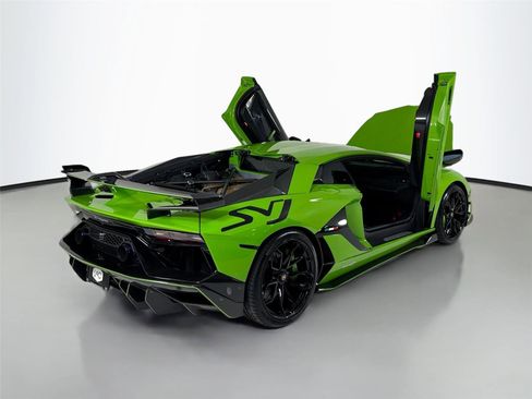 Used 2019 Lamborghini Aventador SVJ AWD/4WD image 38