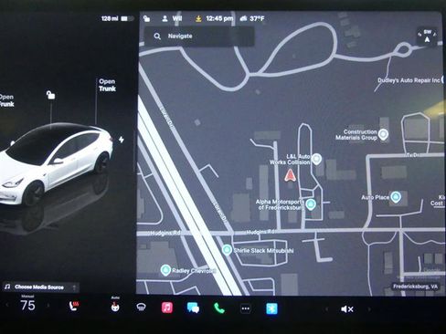 Used 2023 Tesla Model 3 Standard Range image 10