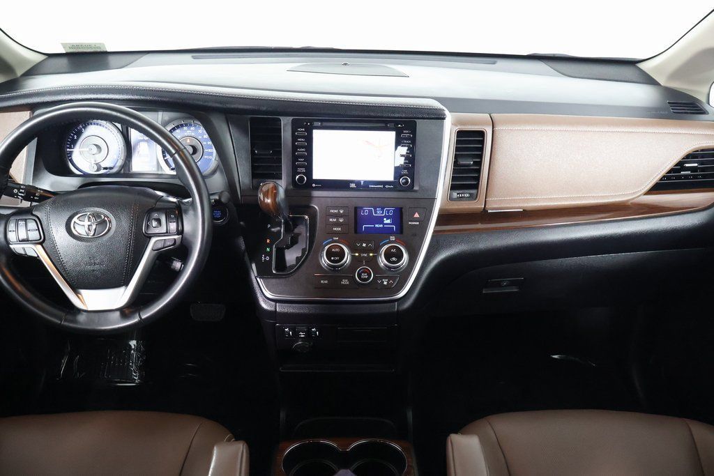 Used 2019 Toyota Sienna Limited AWD/4WD image 8