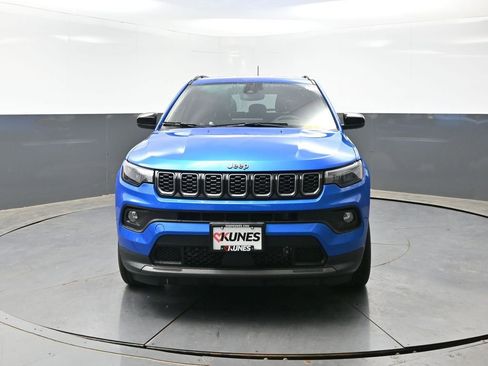 Used 2025 Jeep Compass Latitude w/ Altitude Special Edition AWD/4WD image 5