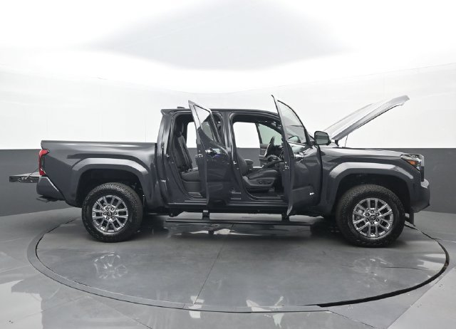 Used 2024 Toyota Tacoma Limited w/ Limited Package (LT) AWD/4WD image 34