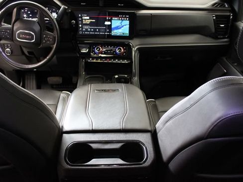 Used 2025 GMC Sierra 2500 AT4X AWD/4WD image 13