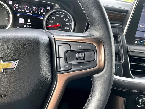 Used 2021 Chevrolet Suburban High Country w/ Premium Package AWD/4WD image 12