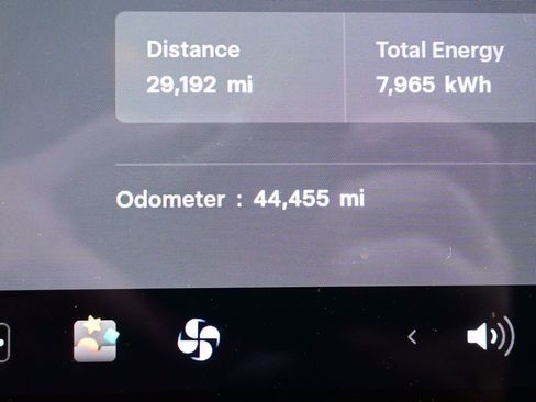 Used 2021 Tesla Model Y Long Range image 14