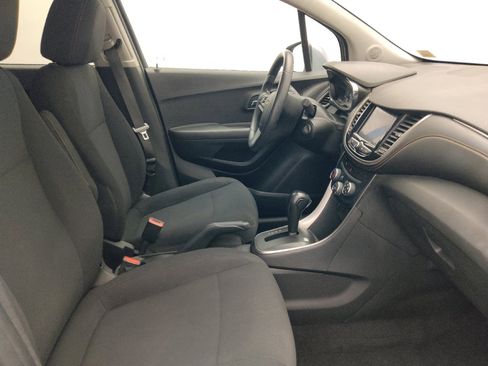 Used 2020 Chevrolet Trax LS w/ Tint and Cruise Package FWD image 21
