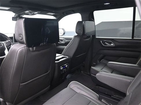 Used 2022 GMC Yukon SLT w/ SLT Luxury Package image 14
