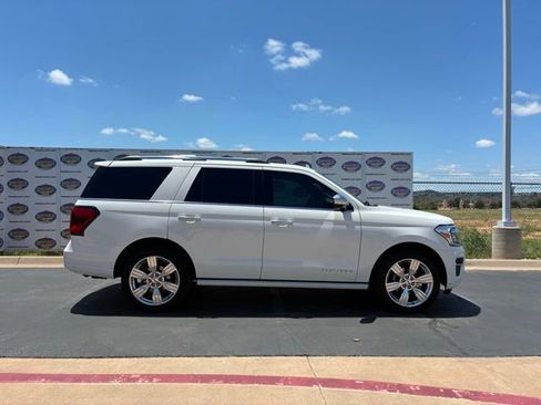 Certified 2024 Ford Expedition Platinum AWD/4WD image 1