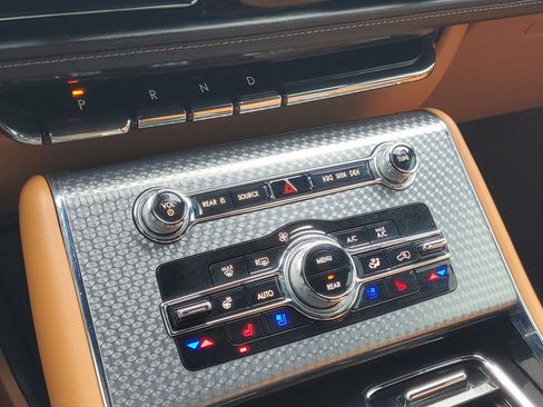 Used 2023 Lincoln Aviator Black Label w/ Dynamic Handling Package image 18