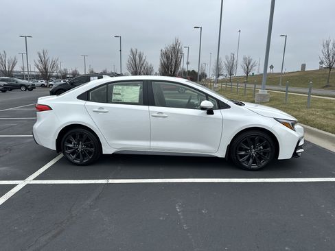 New 2026 Toyota Corolla SE image 10