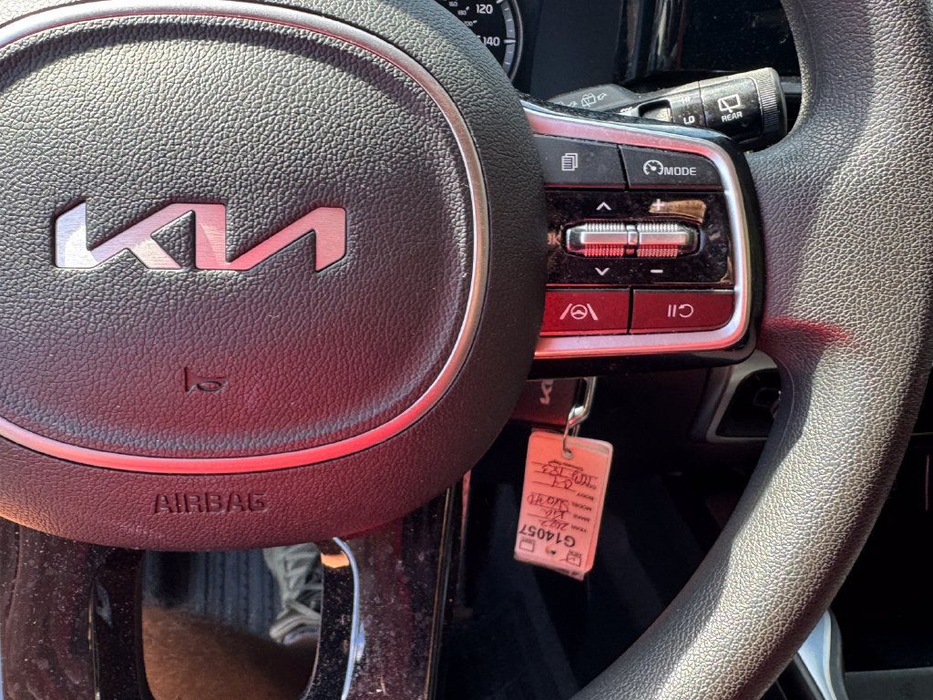 Used 2022 Kia Sorento LX AWD/4WD image 18