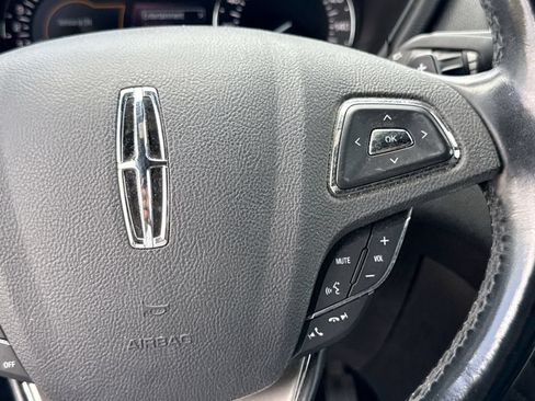 Used 2017 Lincoln MKC Select w/ Select Plus Package AWD/4WD image 27