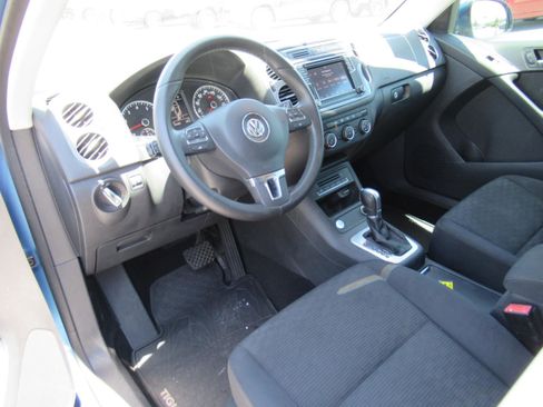 Used 2017 Volkswagen Tiguan Limited w/ Premium Package FWD image 15