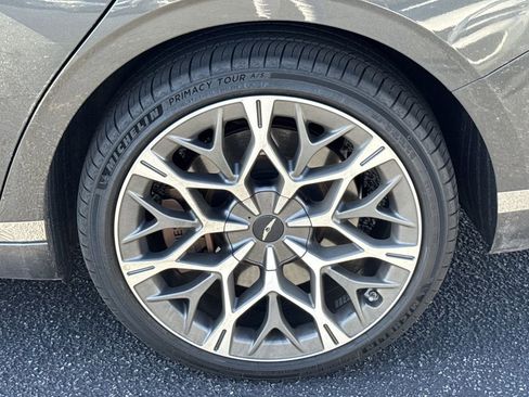 Used 2025 Genesis G90 3.5T image 18