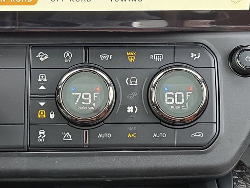New 2026 Land Rover Defender 110 OCTA AWD/4WD image 23