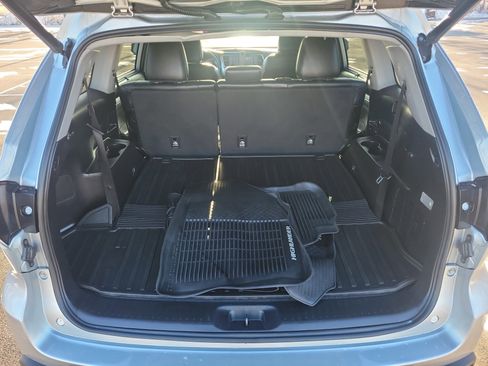Used 2019 Toyota Highlander XLE image 8
