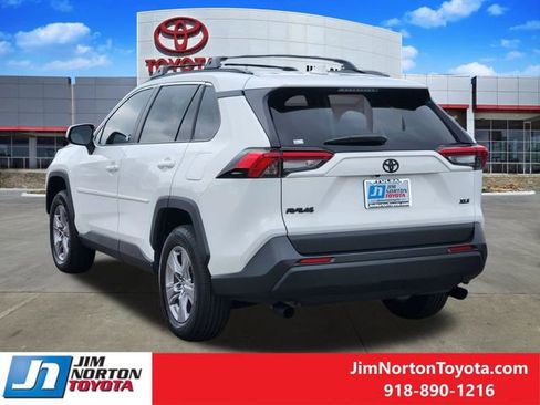 Used 2025 Toyota RAV4 XLE w/ Convenience Package image 8